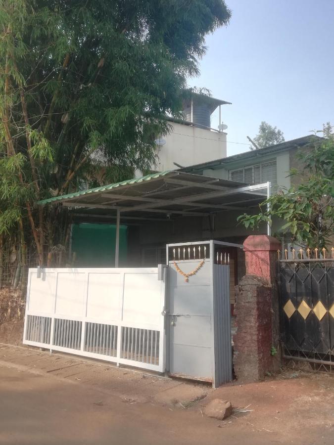 Leela - Ancient Redstone Escape * Panchgani